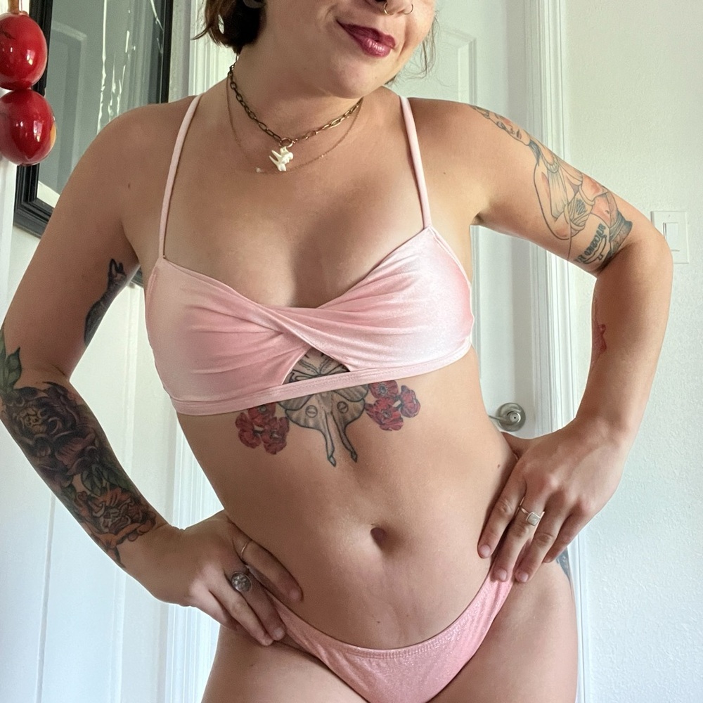 Women’s swimwear